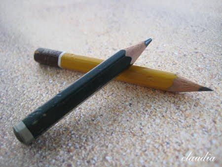Schreibwerkzeug: Bleistifte Zwei Bleistifte